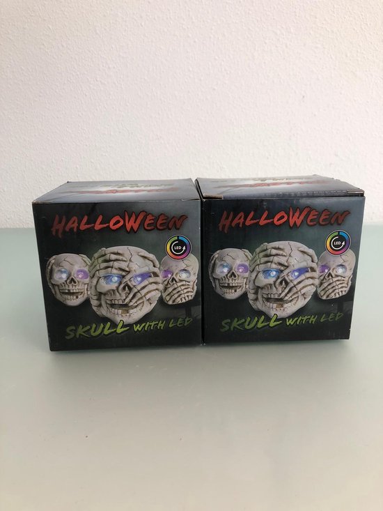 Twee stoere diverse halloween schedels met LED